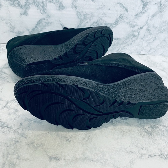 NEW Andrea Black Suede Lace Up Booties Size 6 - Picture 7 of 9